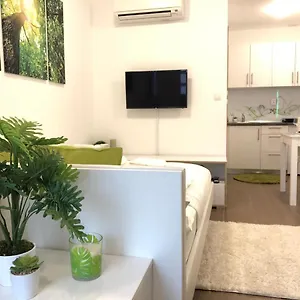 https://modern-center-studio-under-the-castle.hotels-in-ljubljana.com