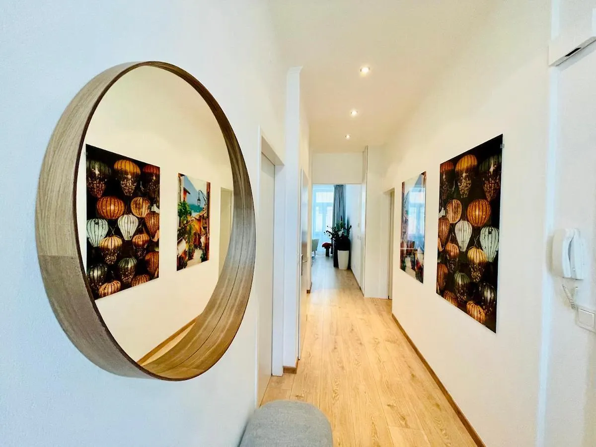 Colorful & Quiet Apartment In Beautiful Viennese Building Austria